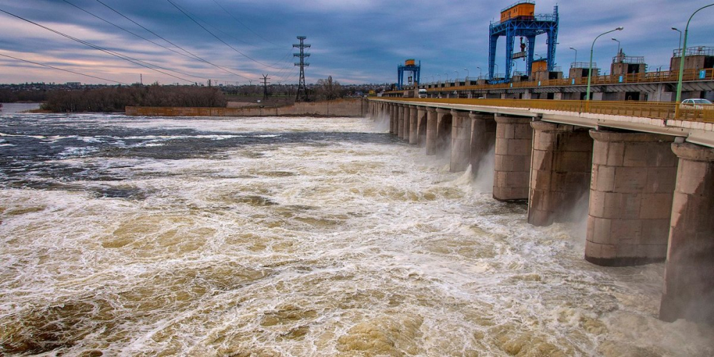 Удар по Каховской ГЭС, затопление поселков и масштабный обстрел Новой Каховки: последние новости Херсонщины