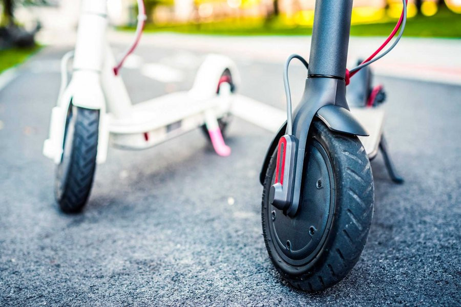 В Санкт-Петербурге новосибирский полицейский на электросамокате сбил 8-летнего мальчика, сломав ребенку челюсть