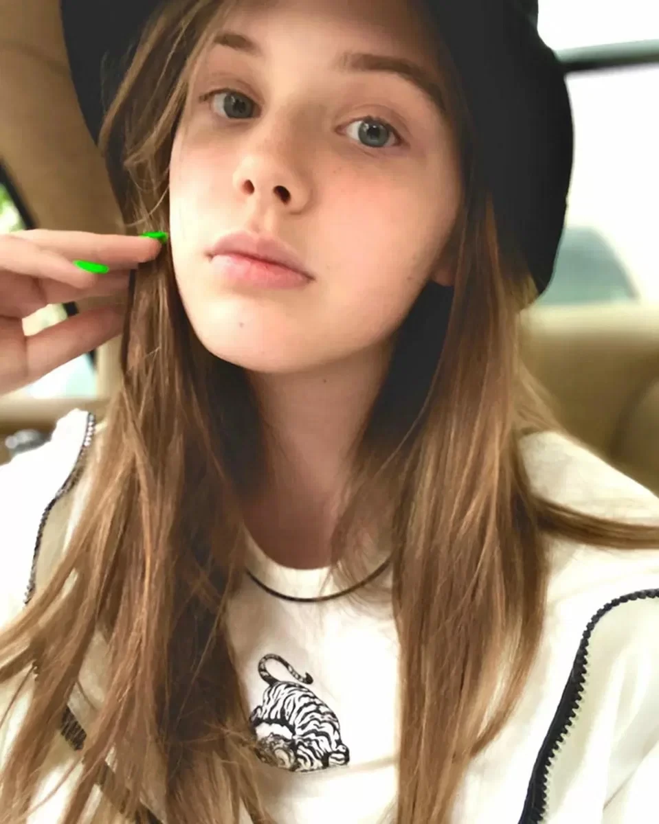 В Сети появились фотоснимки подросших дочерей умерших артистов Абдулова и Табакова