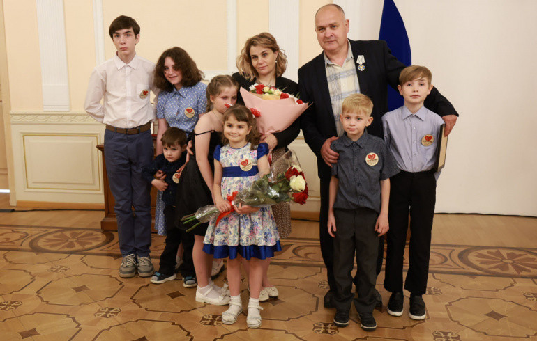 Владимир Путин пообщался с многодетной семьёй из Челябинска