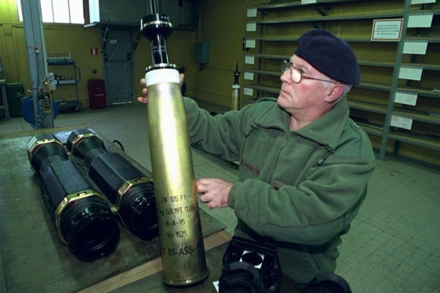 Военный эксперт Леонков утверждает, что танки могут противостоять снарядам с обедненным ураном