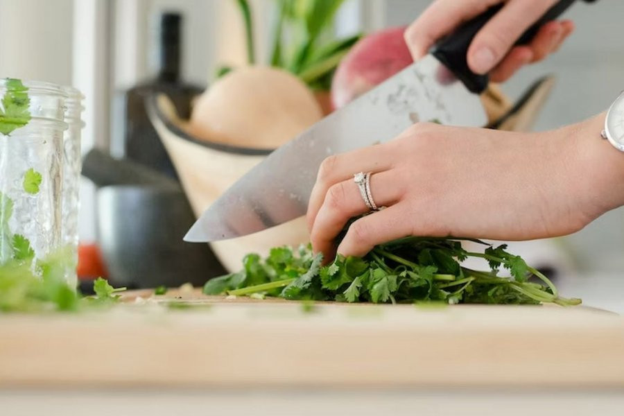 Врач-терапевт РФ Белова назвала топ продуктов с кальцием для здоровья женщин после 40 лет