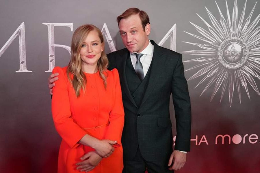 Актриса Юлия Пересильд поддержала возлюбленного