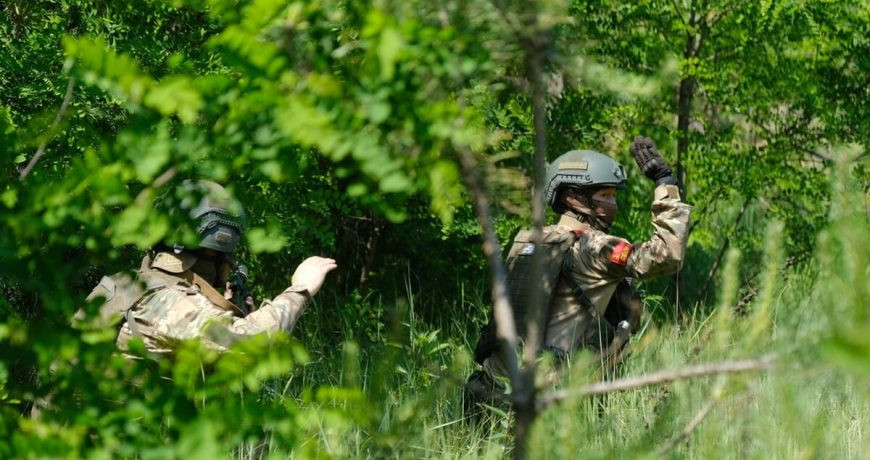 Бунт в рядах ВСУ: боевики Зеленского бегут с поля боя и массово сдаются в плен