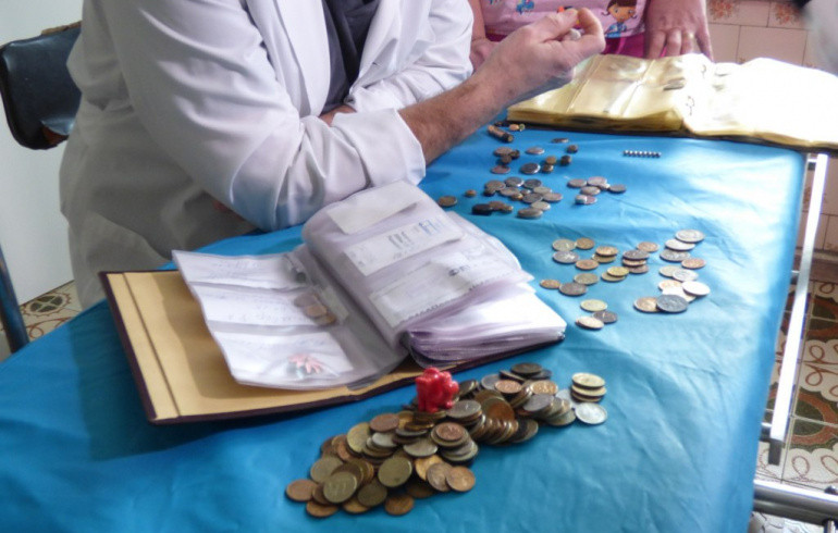 Челябинские хирурги показали внушительную коллекцию вещей, извлечённых из пищеводов и желудков детей