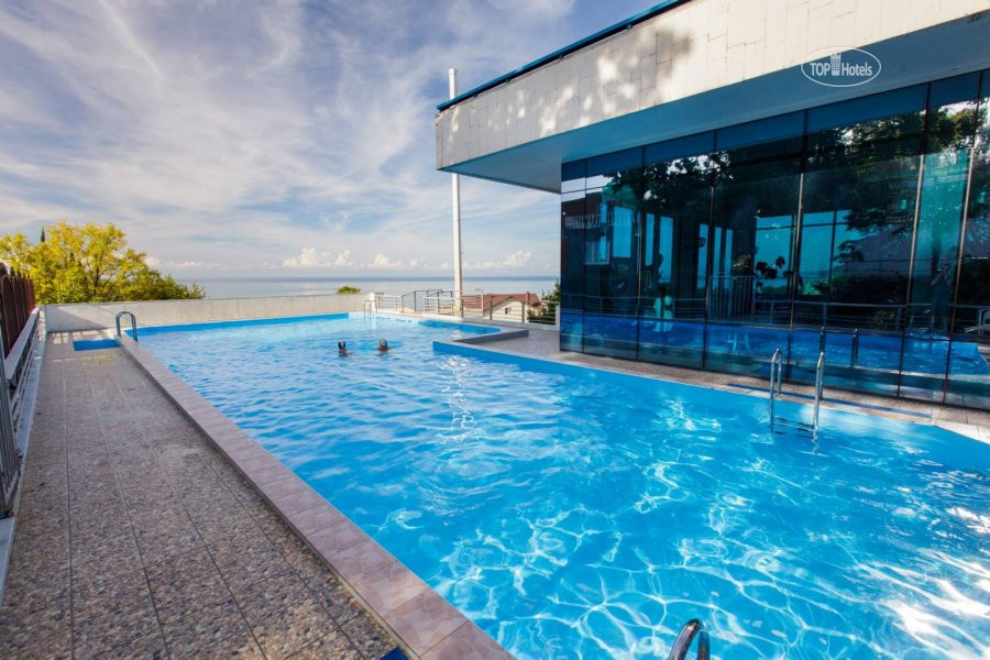 Daily Mail: отдыхавший в Португалии британец утонул в бассейне отеля