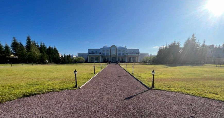 Дворец трудоголика: в Сети публикуют фото роскошного особняка Евгения Пригожина