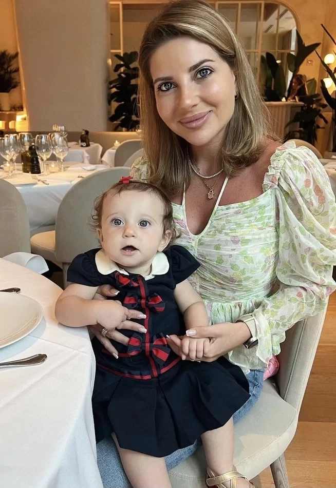 Галина Юдашкина показала дочь Агату, растущую копией деда-модельера