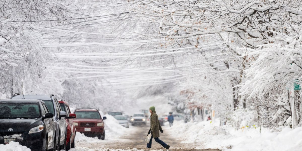 Мощный зимний шторм парализовал Канаду и США