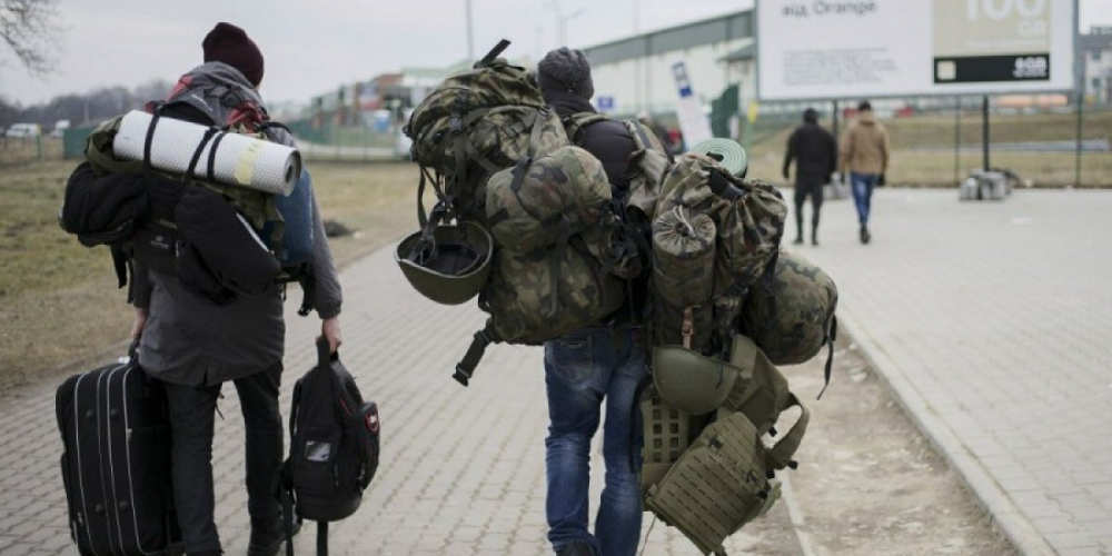 Пограничники США ищут ультраправых среди тех, кто едет воевать на Украину