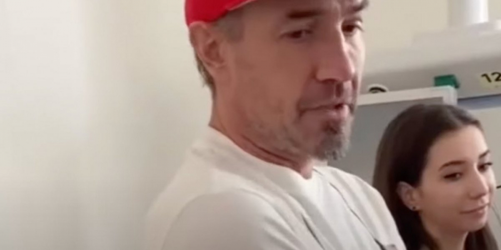 «Снова госпитализация!»: состояние здоровья Романа Костомарова в июле 2023 года — как прошла выписка, что ждет спортсмена дальше