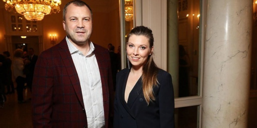 Журналисты Попов и Скабеева развелись и поэтому не проводят эфиры вместе — правда или нет?