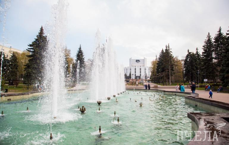 В Магнитогорске подросток застрял ногой в решётке, купаясь в городском фонтане