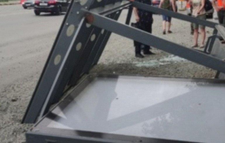 Виновники падения остановки на ребёнка в Челябинске получили выговоры