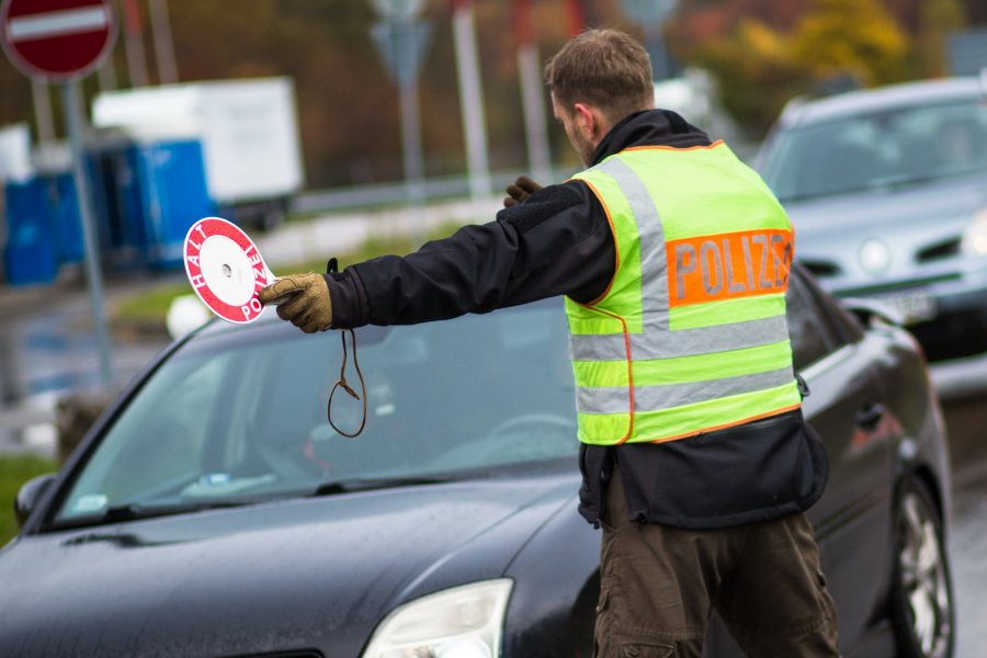 Житель Петербурга рассказал, как у него конфисковали машину немецкие таможенники