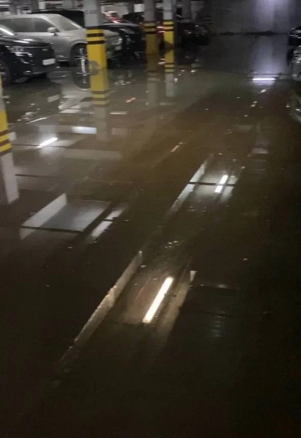 E1.RU: Екатеринбуржцы назвали дороги, уходящие под воду из-за ливня