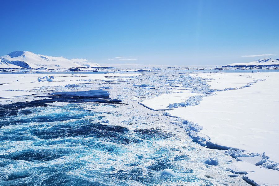 Ледяные землетрясения в Антарктиде связаны с океанскими приливами