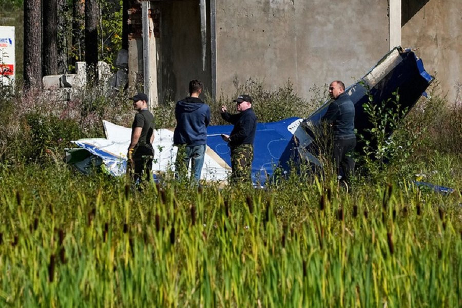 «МК»: Список пассажиров упавшего самолета Пригожина был «плавающим»