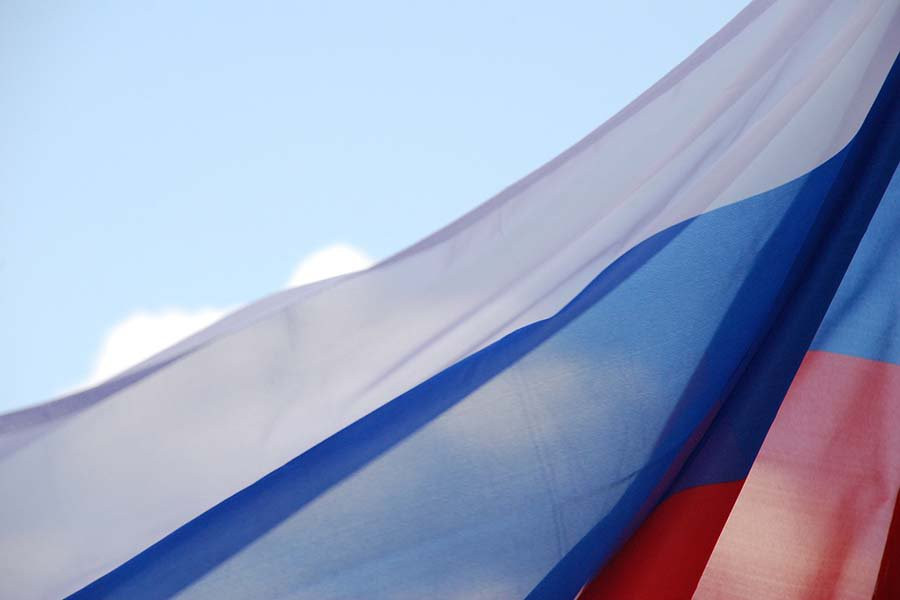 Президент Владимир Путин поздравил россиян с Днем флага