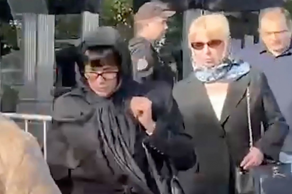 Baza: Вместо вдовы Пригожина на Пороховское кладбище пришла жена его двойника