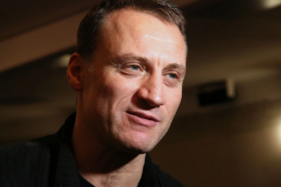 Уехавший из РФ Анатолий Белый сорвал гастроли «Ленкома» в Израиле