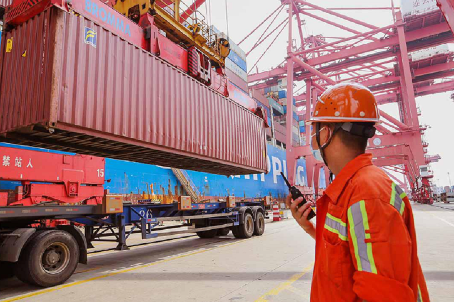 Власти Китая объявили о рекордном за два года ухудшении внешней торговли