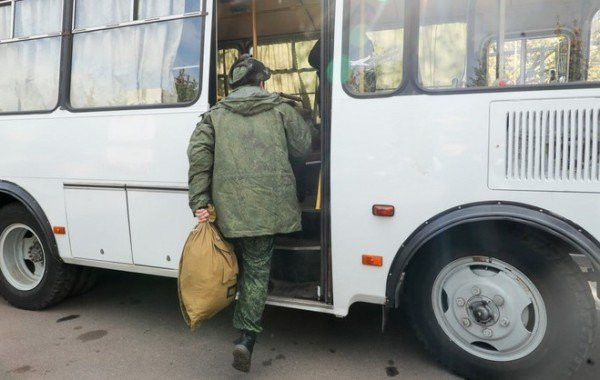 Депутат Госдумы Андрей Гурулев предложил мобилизовать безработных