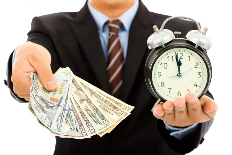 Экономист Григорьев посоветовал желающим взять кредит поторопиться с его оформлением