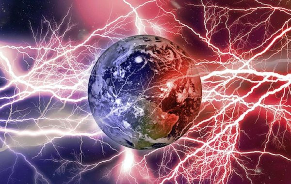 Названы сроки окончания мощной магнитной бури, которая обрушилась на Землю