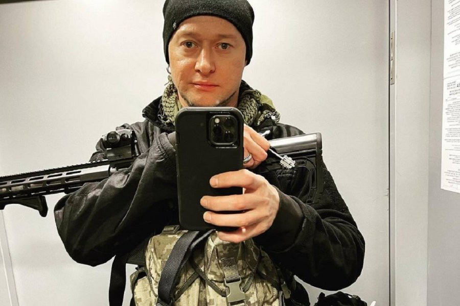 News.ru перечислил украинских артистов, вступивших в ряды ВСУ после начала СВО