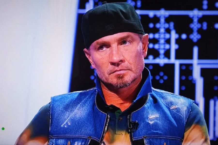 Роман Костомаров в шоу «Секрет на миллион» рассказал, как прошла его реабилитация после ампутации