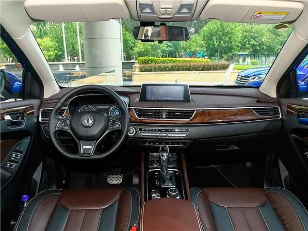 Составлен ТОП-5 самых дешевых семиместных автомобилей в России в сентябре 2023 года