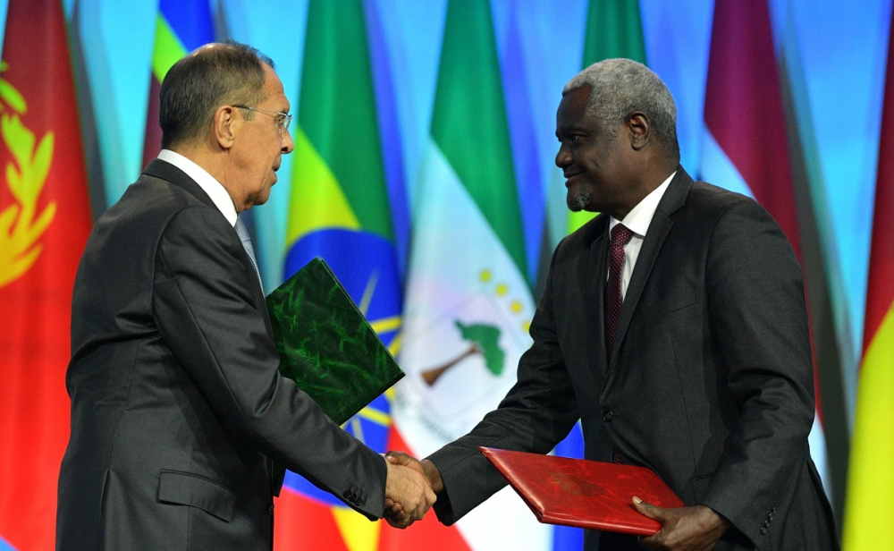 Запад пытается помешать России вернуть влияние в Африке - Новая общественная газета