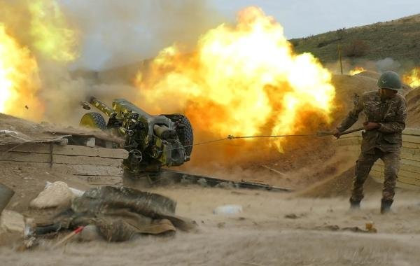 В Нагорном Карабахе продолжаются военные действия: мэр города Мартуни погиб во время боя с ВС Азербайджана