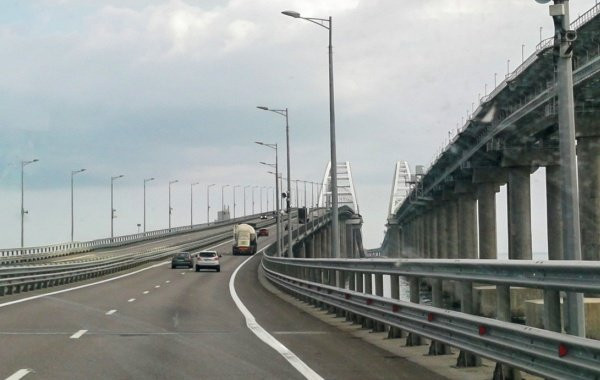 Движение транспорта по Крымскому мосту приостановят 2 октября