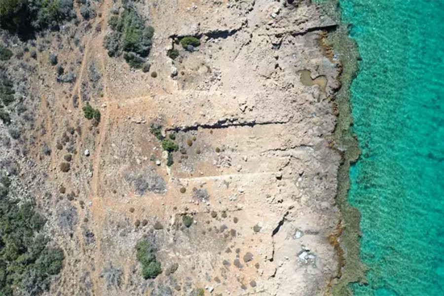 Подводные археологи обнаружили в Турции самую большую и старейшую в мире древнюю верфь 