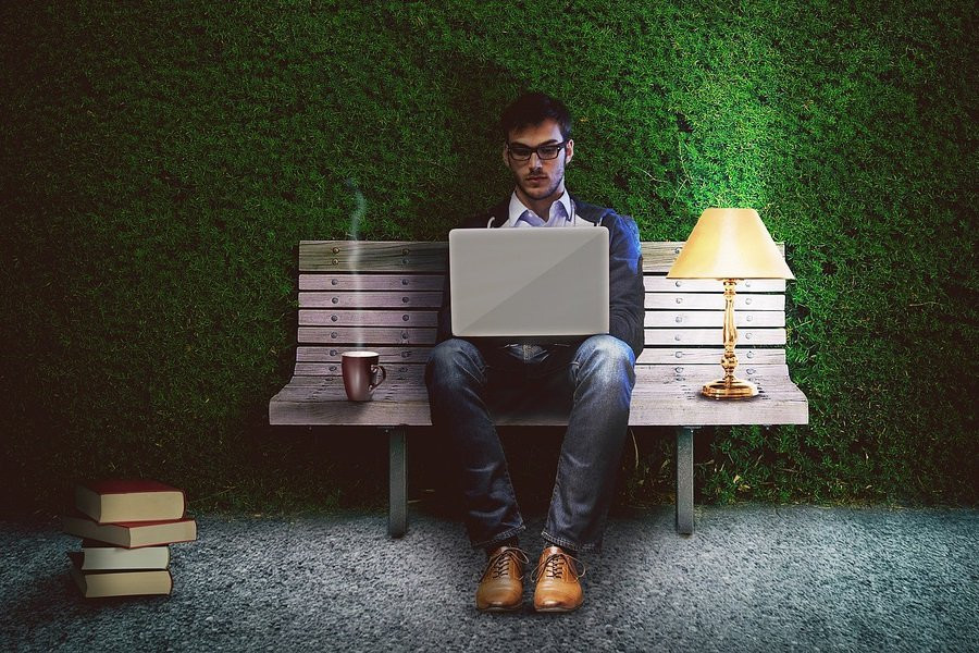 Психологи изучают вред от интернет-зависимости, шопоголизма и трудоголизма