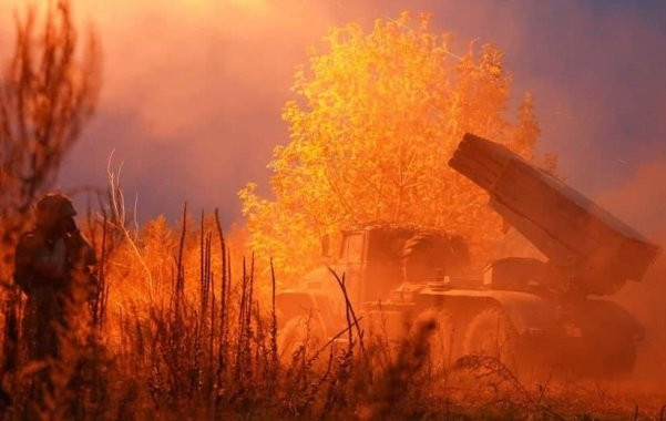 Военкоры сообщили о тяжелых боях за Работино