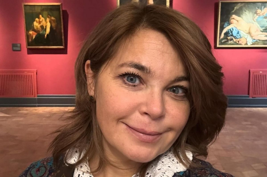 Короткая стрижка и темные волосы: фанаты нашли удивительные изменения во внешности Ирины Пеговой