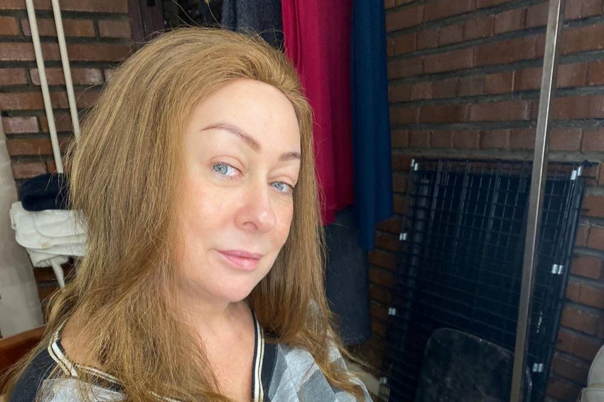 51-летняя актриса Аронова нашла нужным сделать признание, что обеспечивает мужа