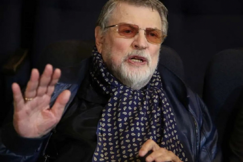 Александр Ширвиндт нашел нужным сообщить, что провел новогоднюю ночь в госпитале