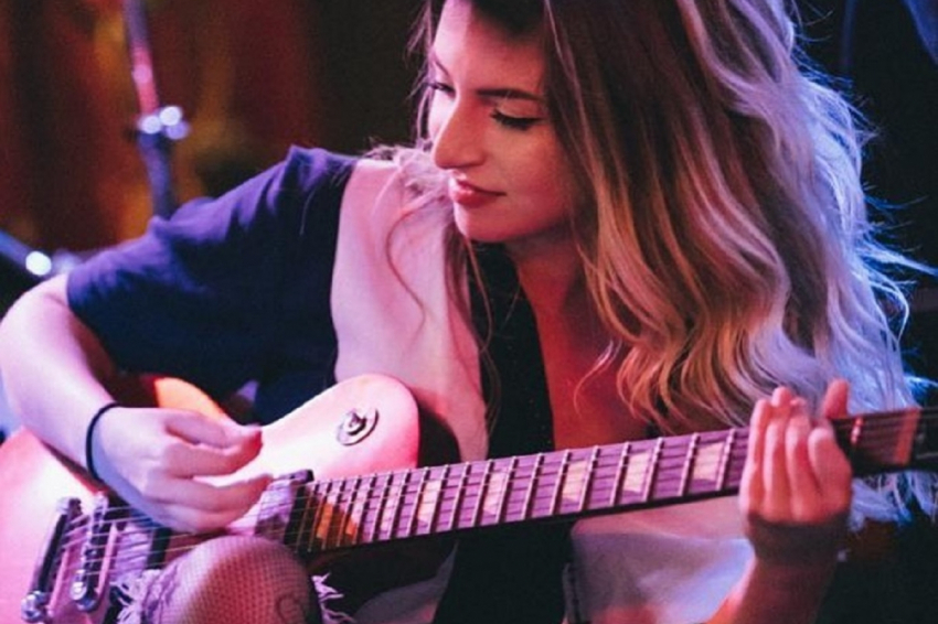 Знакомство с родителями: дочь Варум нашли в России с новым бойфрендом