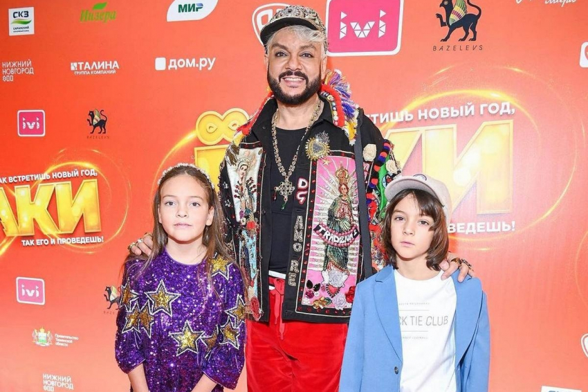 Певец Филипп Киркоров нашел себе утешение после бойкота на «Песне года»