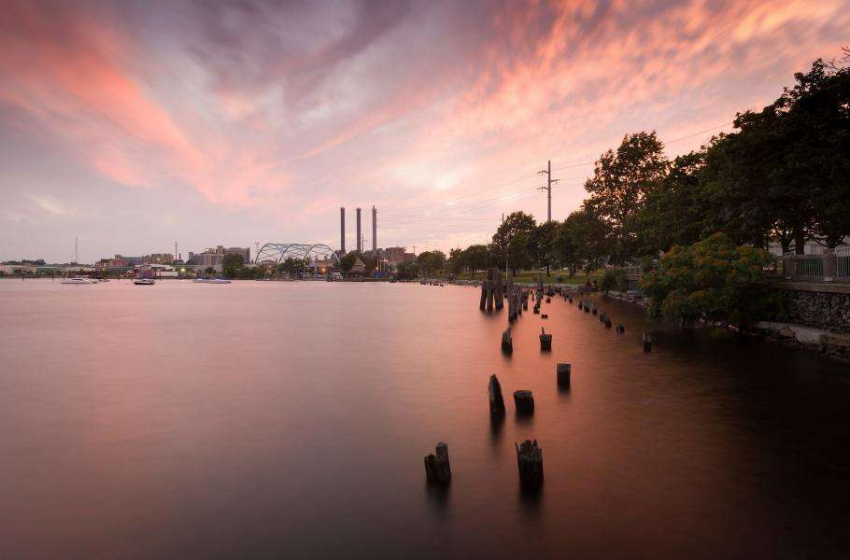 Города на восточном побережье США опускаются быстрее, чем поднимаются океаны