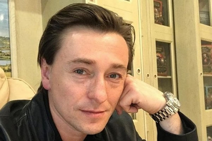 Безруков с женой, а Эрнст — с Любимовой решили появиться на премьере фильма «Воздух»