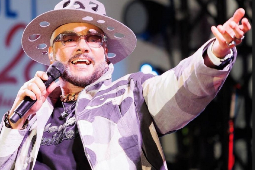 «Работаю над этим»: Американский двойник Филиппа Киркорова пообещал россиянам заменить поп-короля — уже записывает песни