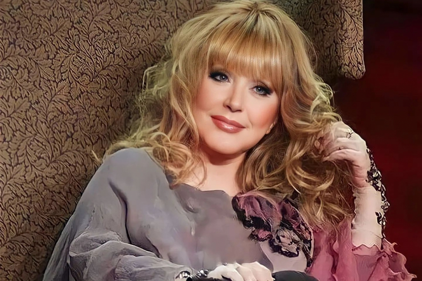 «Макс был против»: Алла Пугачева провела вечер в компании 47-летнего певца — отвезла его в отель