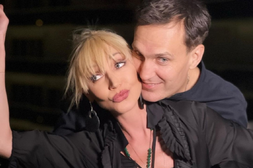 «20 лет»: Кристина Орбакайте покорила сеть страстным фото с мужем — смотрит и не может насмотреться