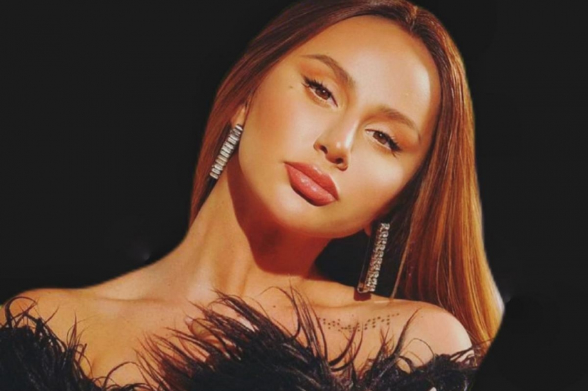 «Планирует переждать»: Анна Асти не видит смысла оставаться в России — поспешно улетела с мужем после «голой» вечеринки