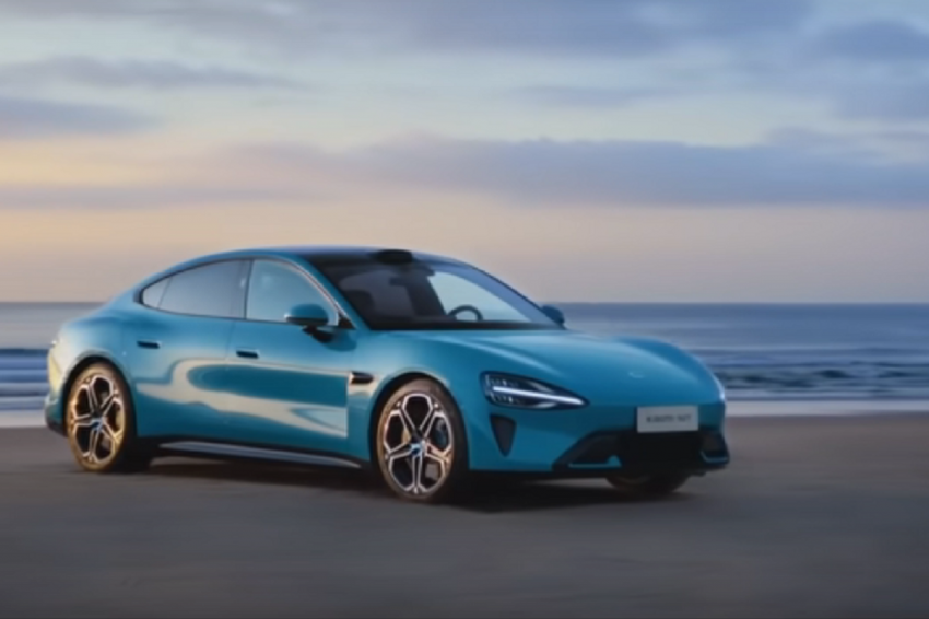 Глава Xiaomi Цузнь показал новый электромобиль SU7